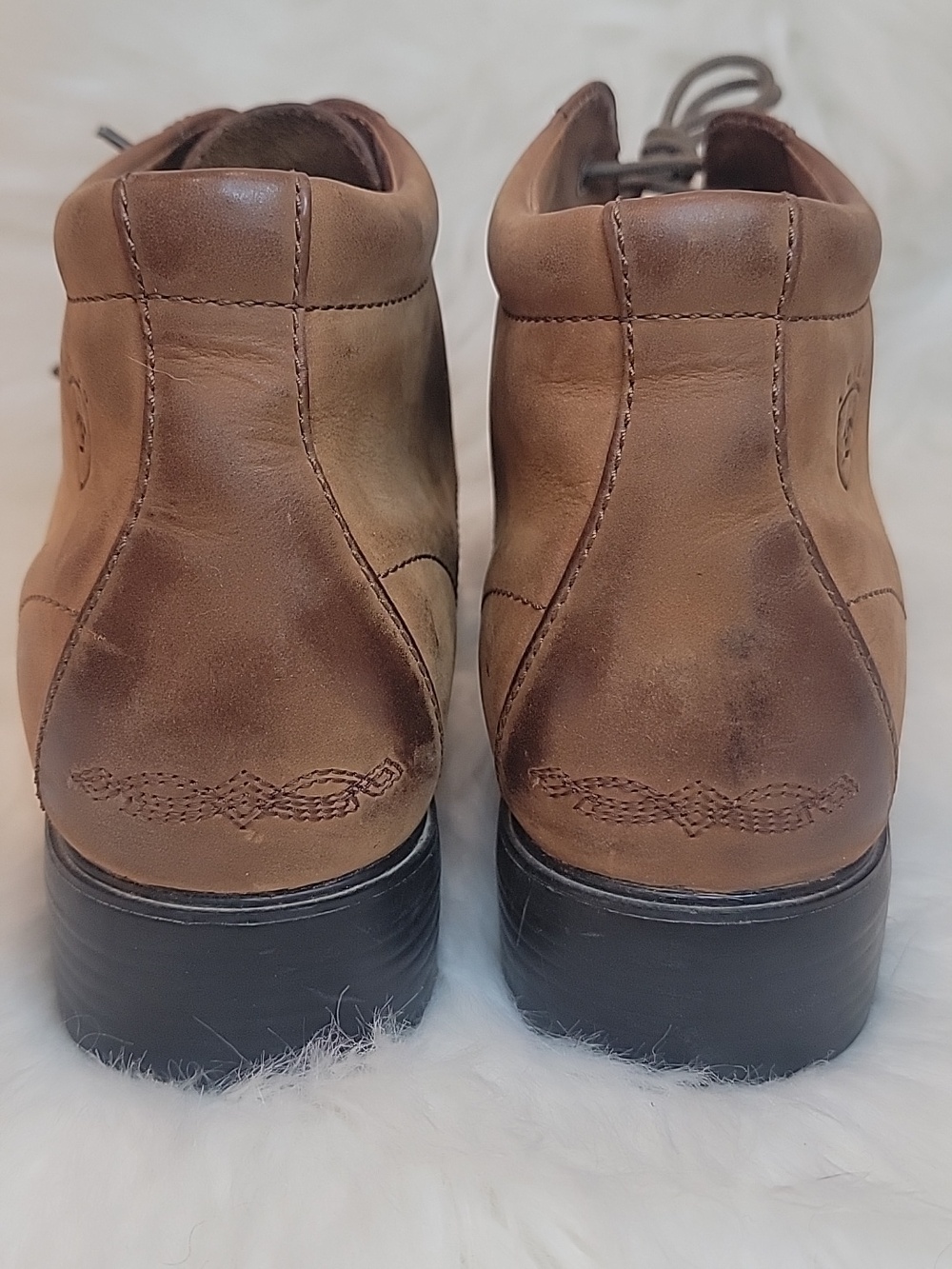 Ariat Tan Leather Chukka Lace-Up Boots. Size 6.5B. Style 12225 - Picture 4 of 9